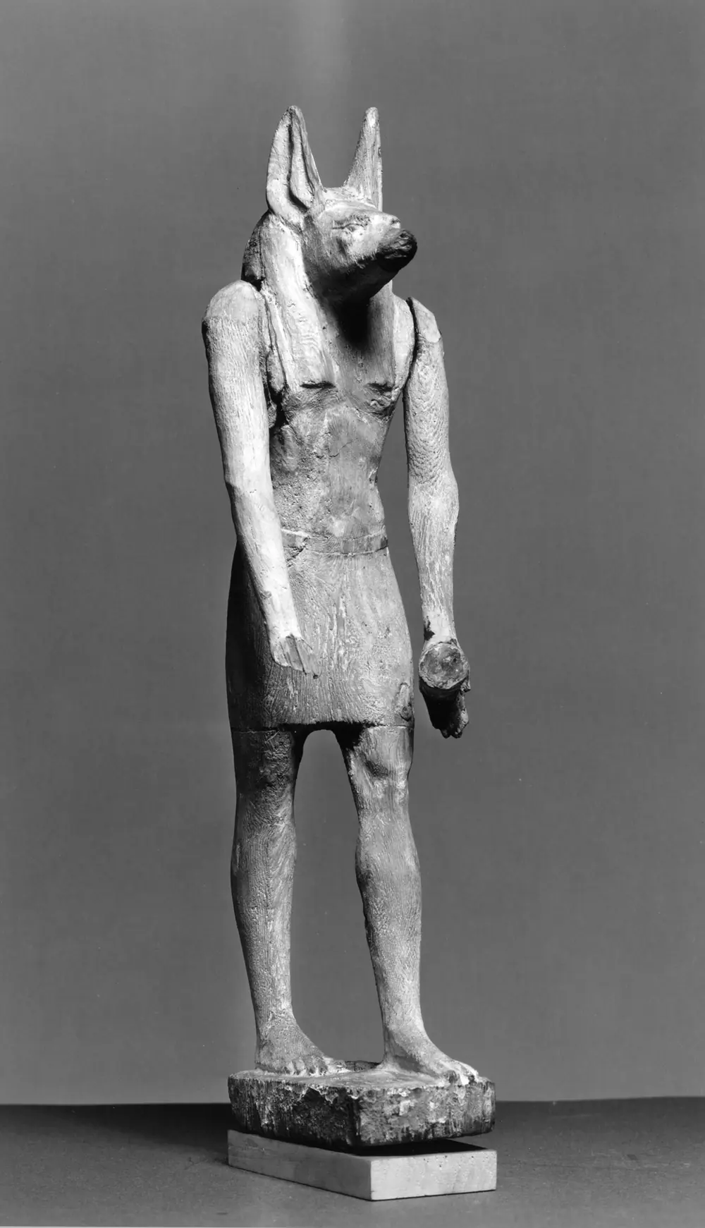 Stehende Statuette des Anubis mit Schakalskopf